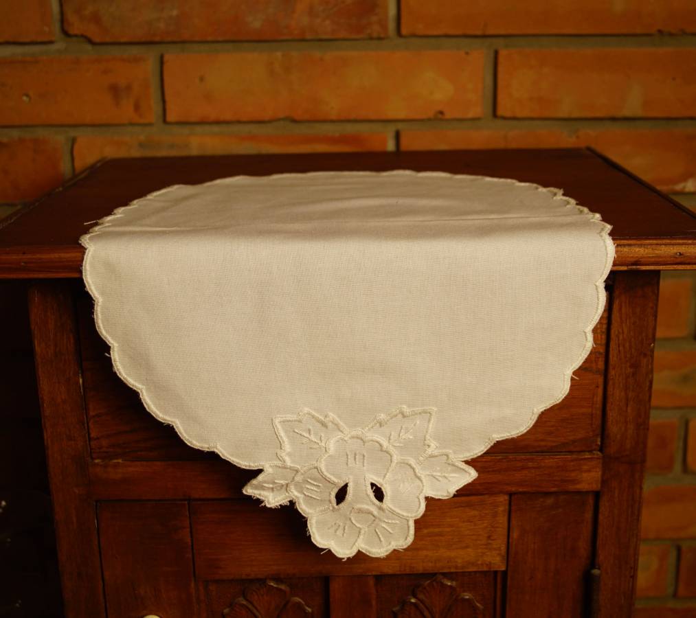 Vyšívaná dečka 90.