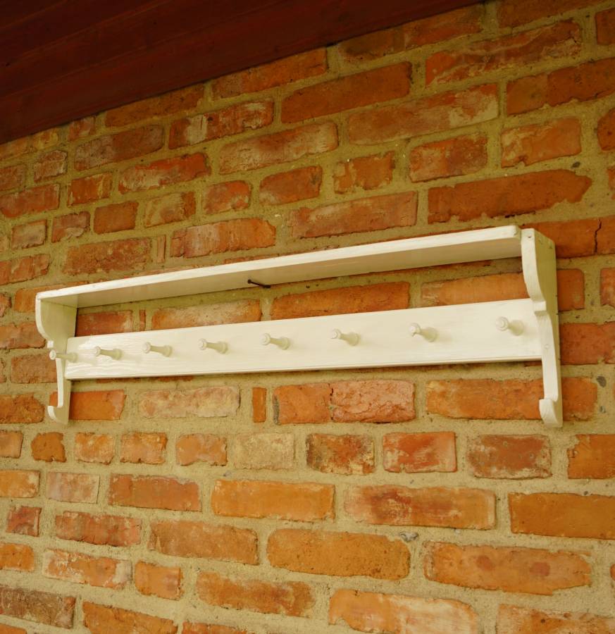 Bílý věšák s policí