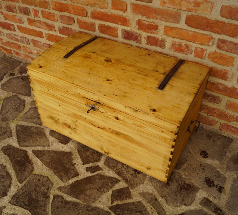 Truhla po renovaci