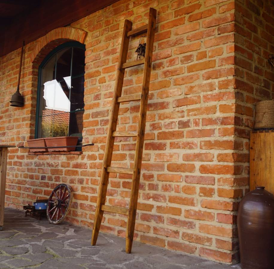 Dřevěný žebřík
