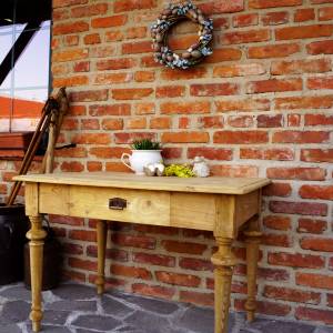 Starožitný stůl po renovaci - natural