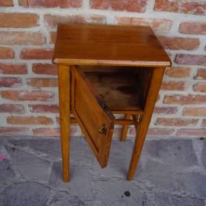 Vysoký stoleček