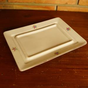 Porcelánový tácek na máslo