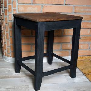 Staré černé štokrdle po renovaci 03