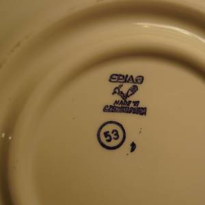 Porcelánová miska s poklopem