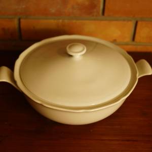 Bílá porcelánová terina