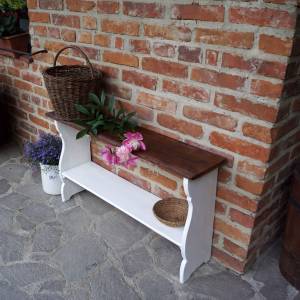 Dřevěná lavice po renovaci