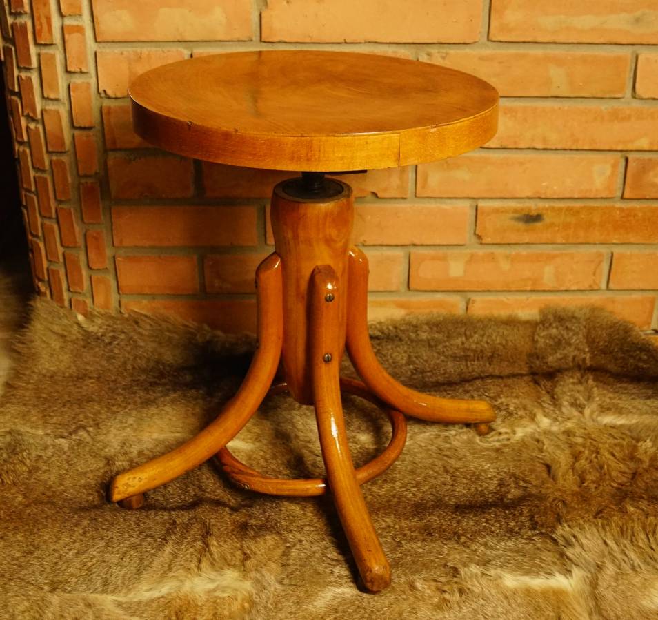 Thonet točící židlička ke klavíru