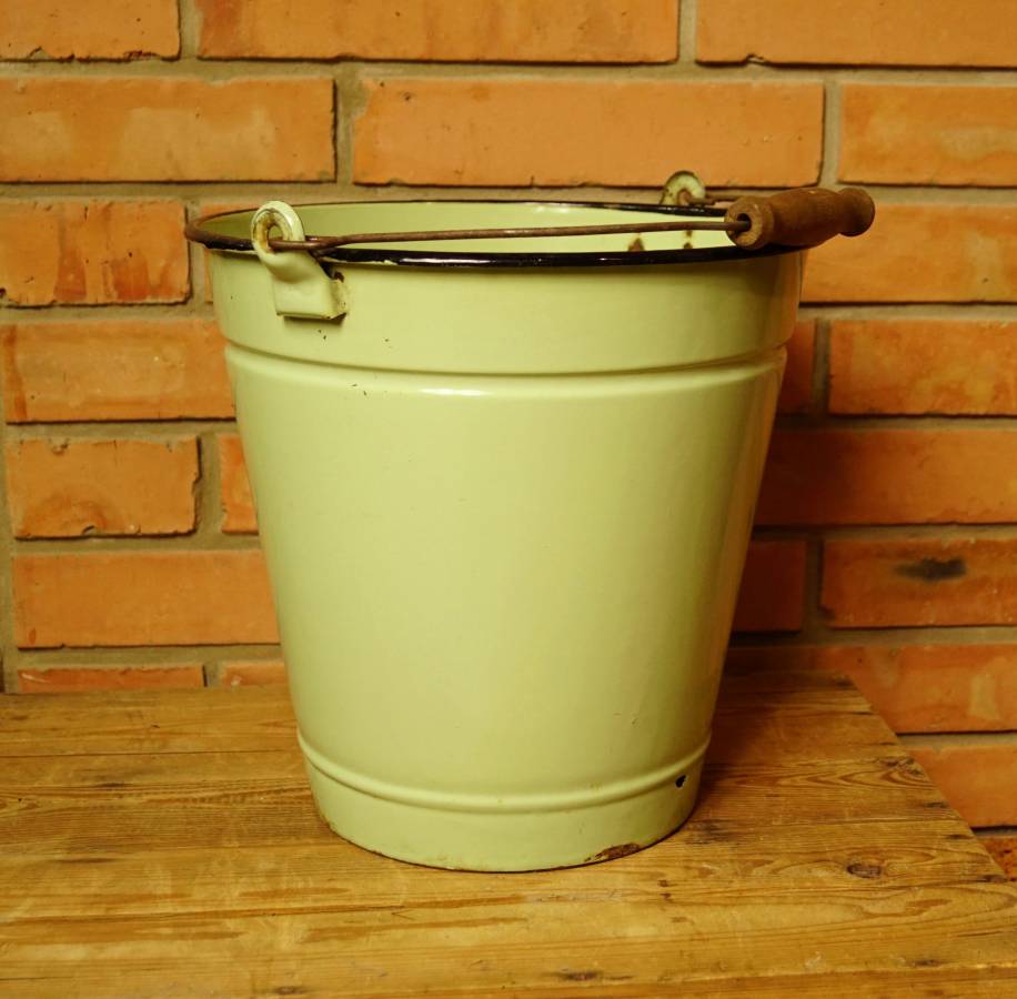 Světle zelenkavý smaltovaný kýbl
