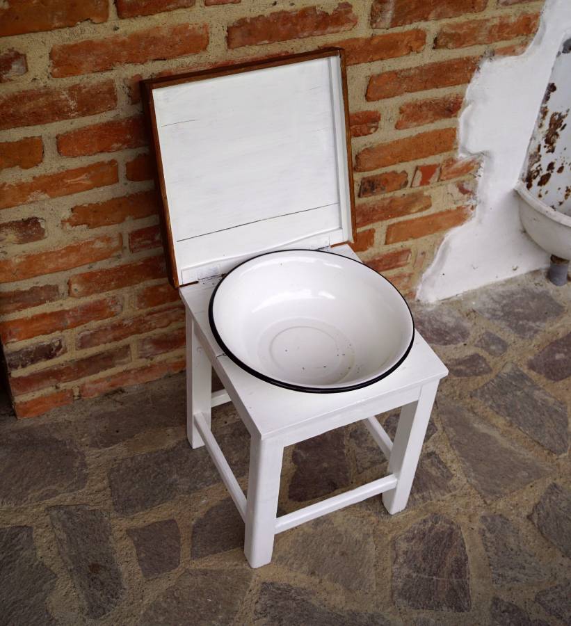 Mycí dřevěné štokrdle po renovaci 20