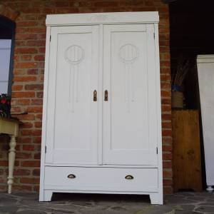 Šatní skříň po renovaci