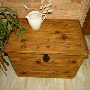 Dřevěná truhla po renovaci