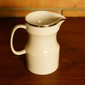 Porcelánová mléčenk