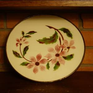 Kulatý porcelánový tác