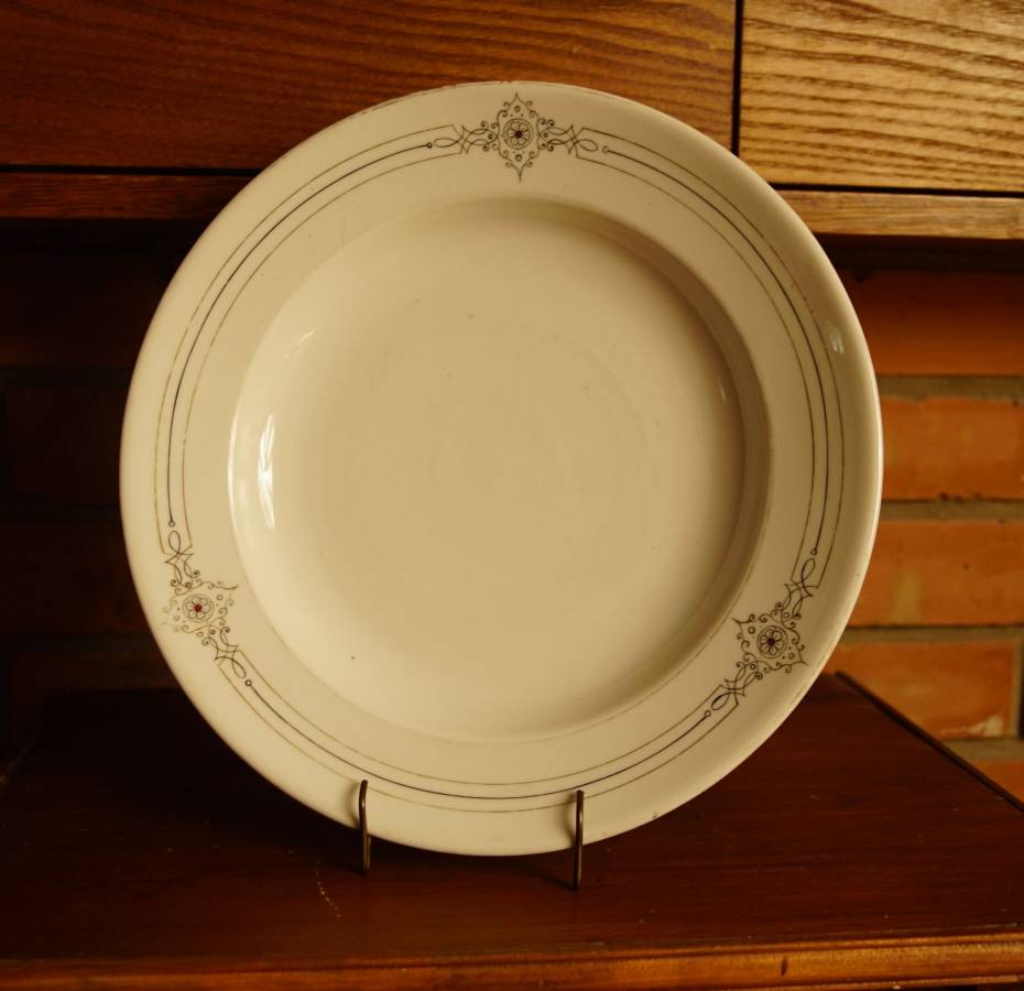 Velký talíř s ornamenty