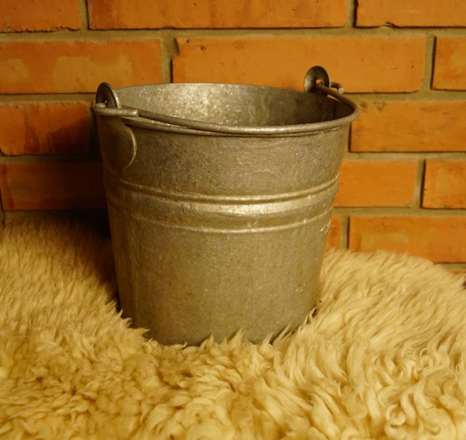 Pozinkovaný kbelík