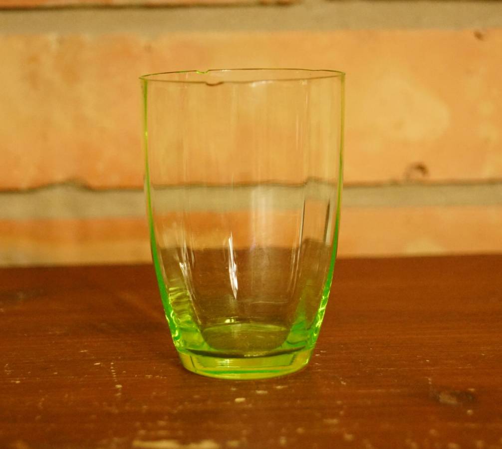 Zelená sklenice