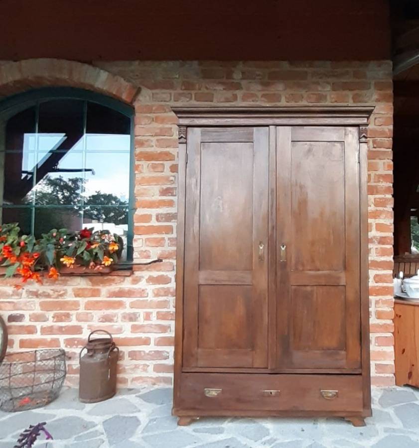 Skříň renovovaná na zakázku
