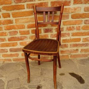 Dřevěná vínová židle Thonet
