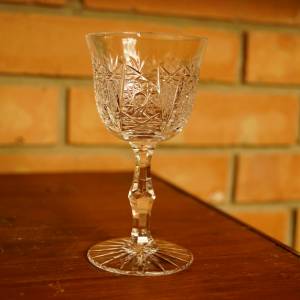 3 broušené sklenice