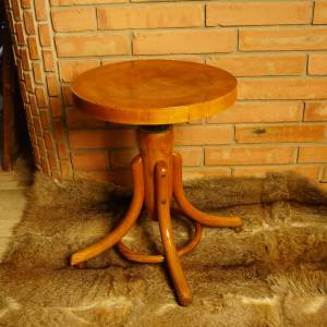 Thonet točící židlička ke klavíru