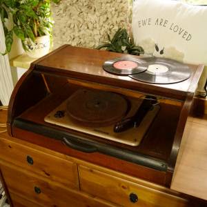 Starý gramofon SUPRAPHON 1954