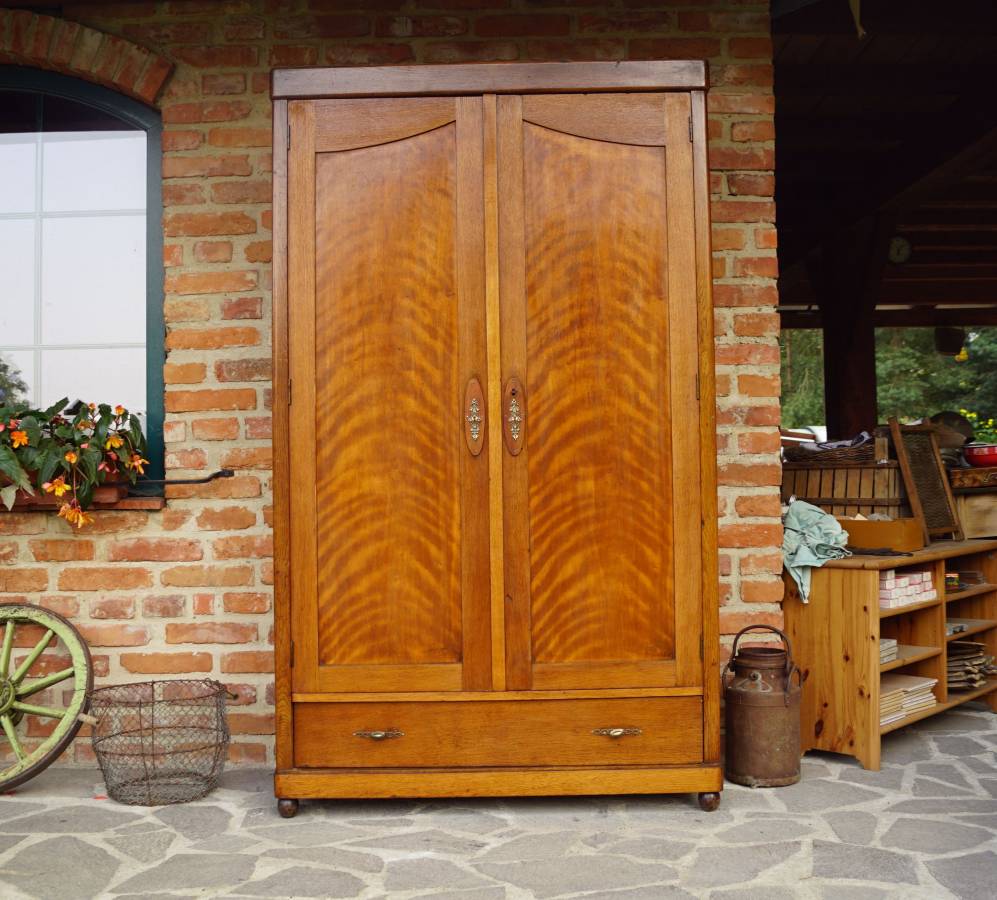 Skříň po renovaci