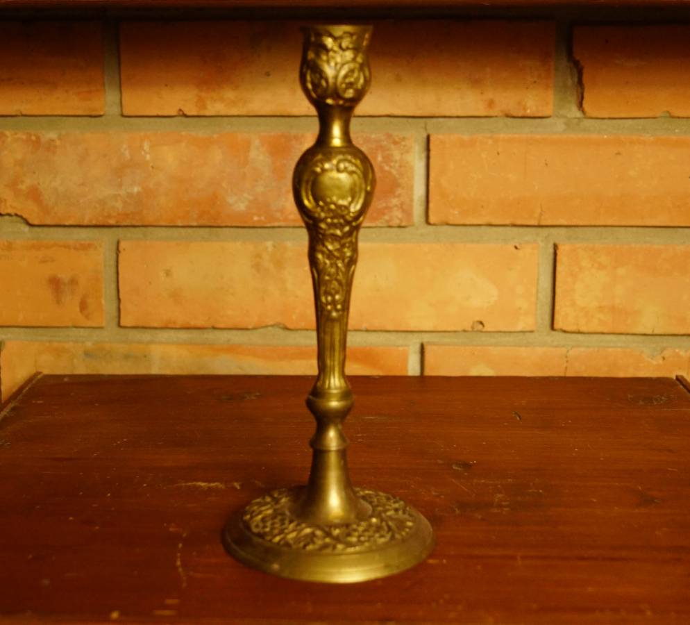 Mosazný svícen