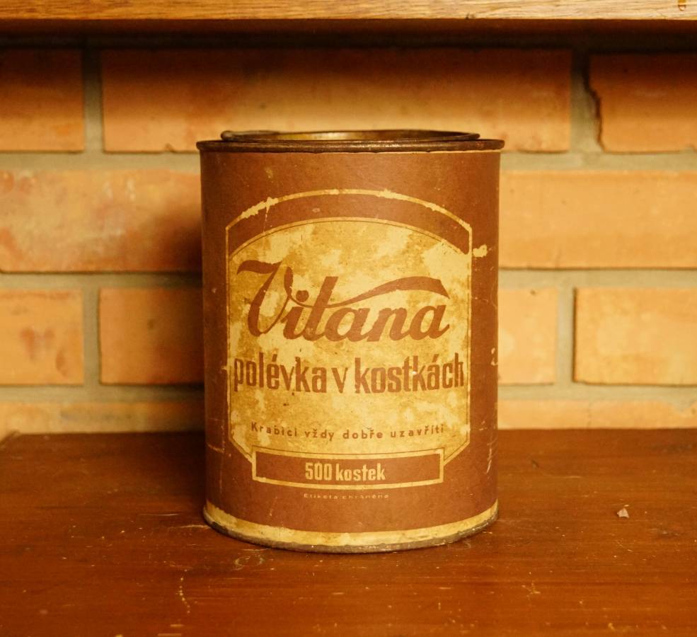 Stará plechovka Vitana