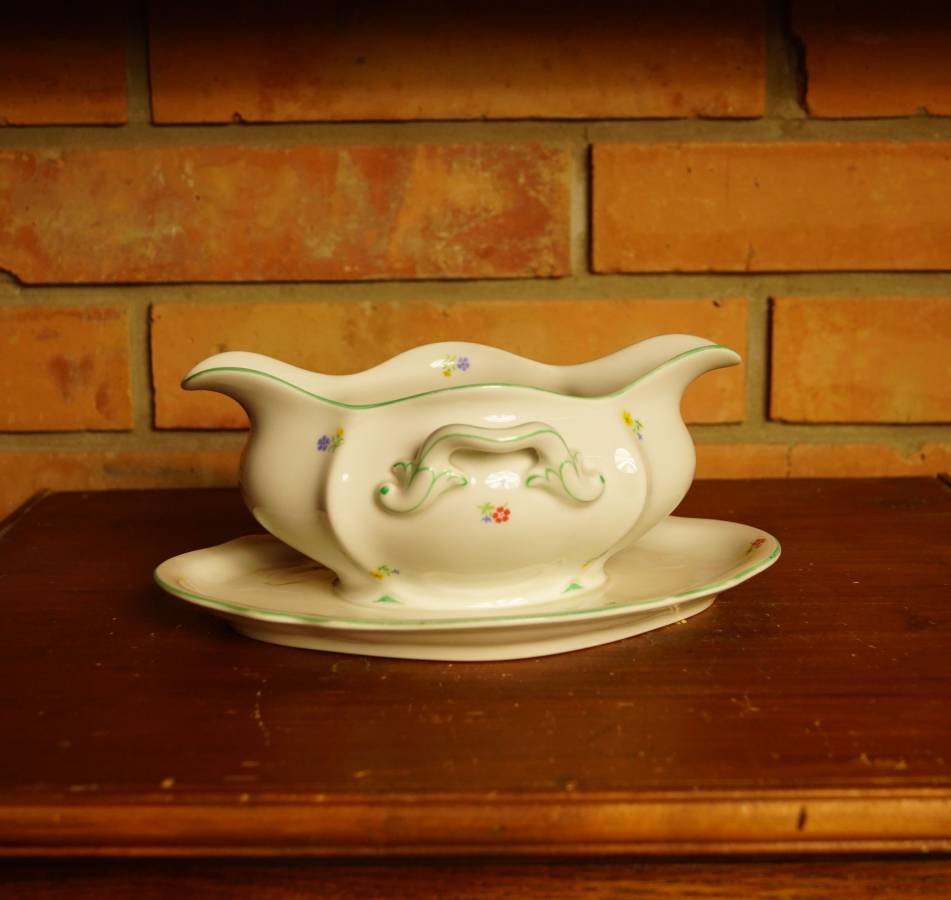 Porcelánový omáčník