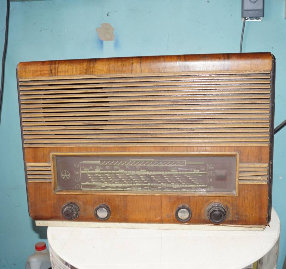 Radio TESLA 805 A pro sběratele