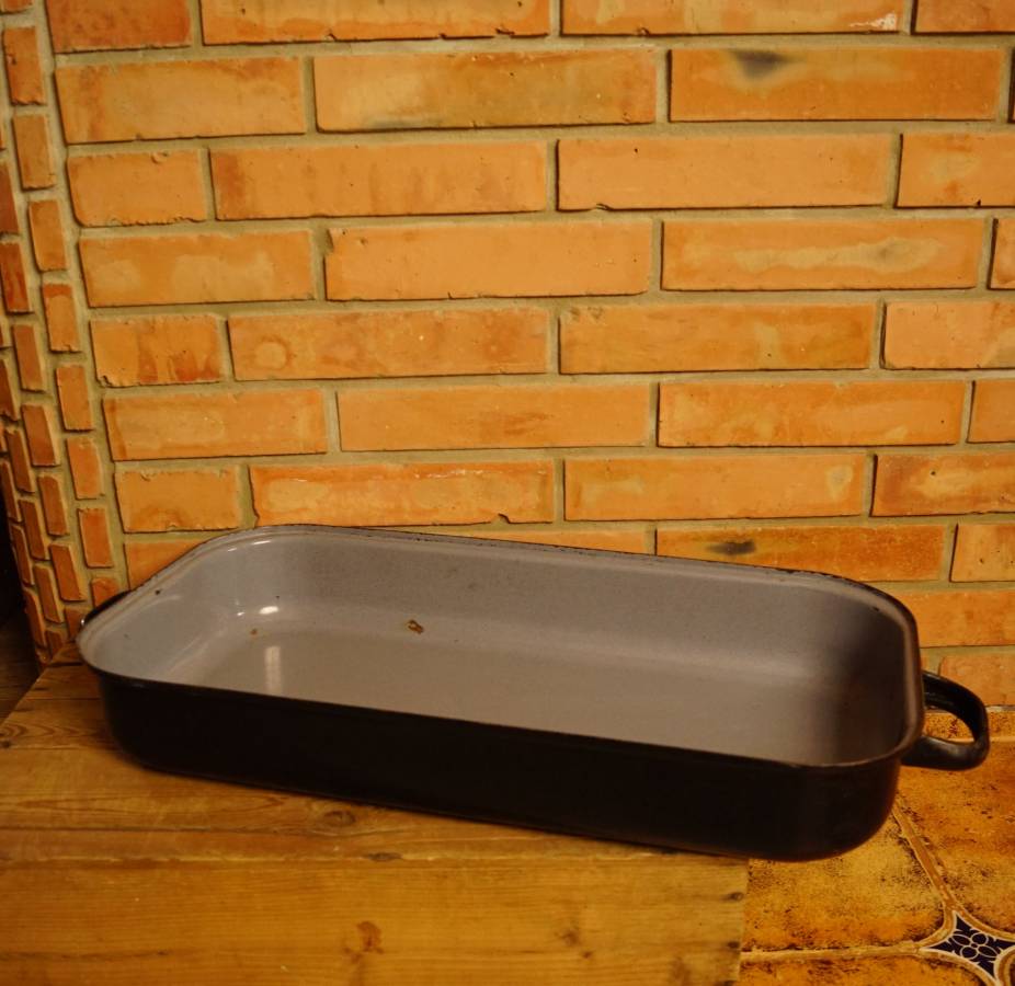 Obrovský smaltovaný pekáč