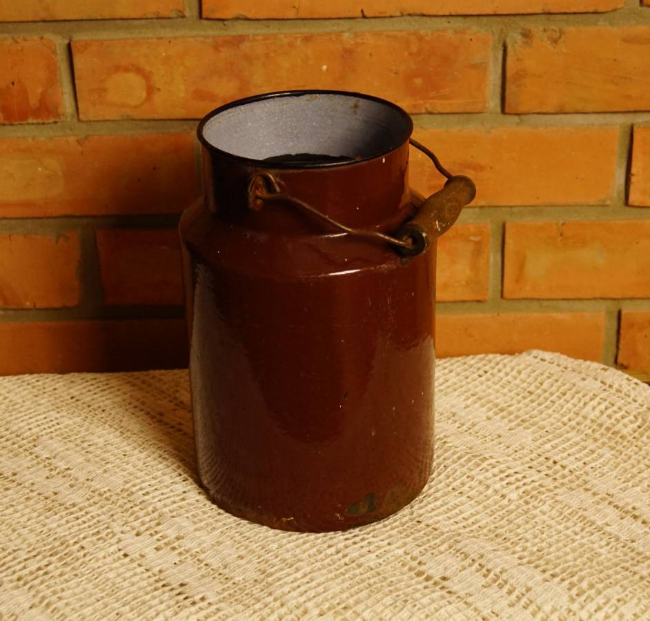Hnědá smaltovaná bandaska