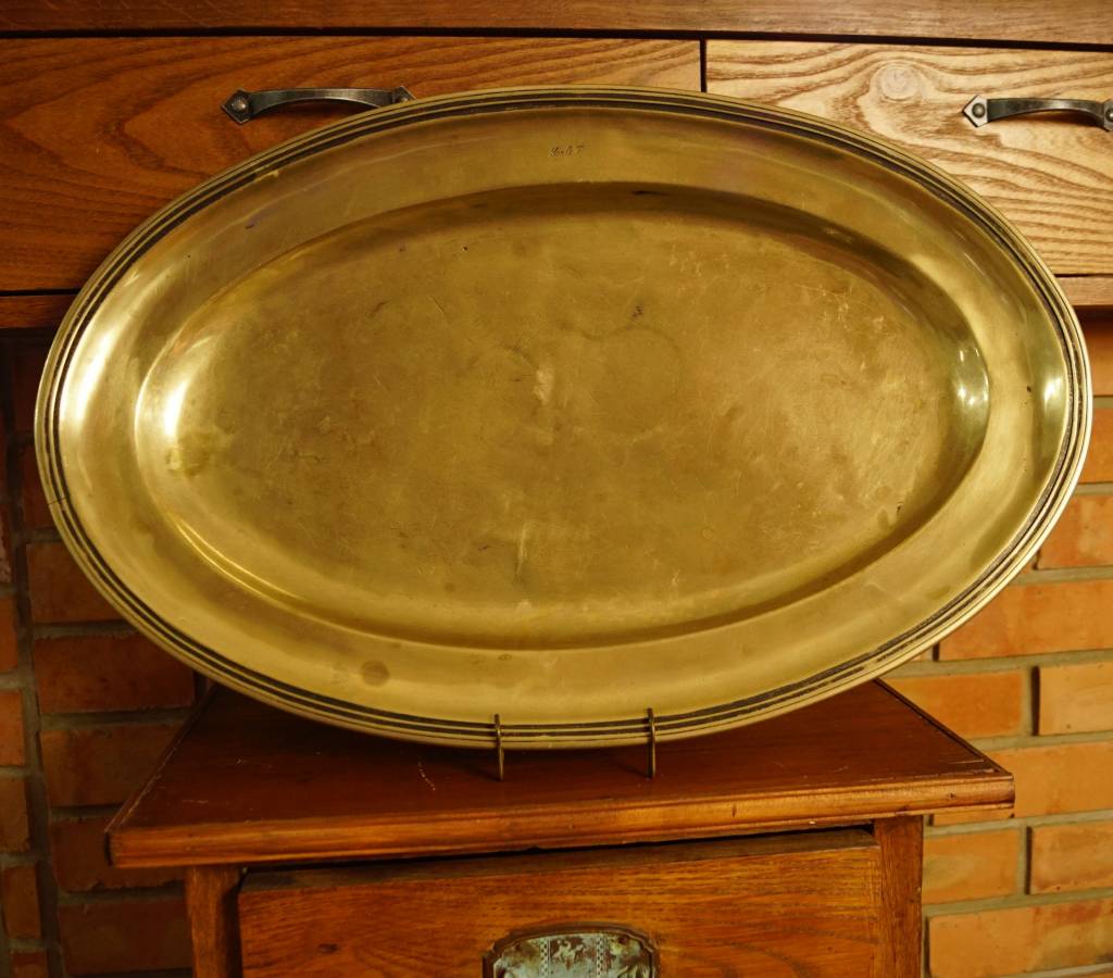 Obrovský elipsový tác