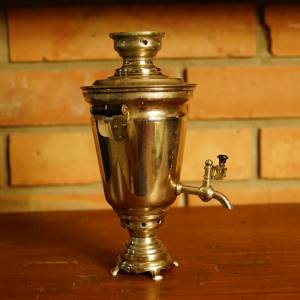 Starý malý samovar