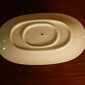 Bílý porcelánový omáčník