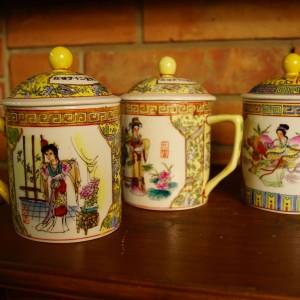 Čínský porcelán - hrnečky s pokličkou - 4 ks