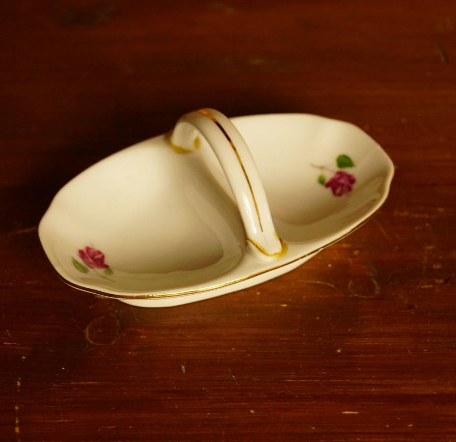 Porcelánová slánka růže