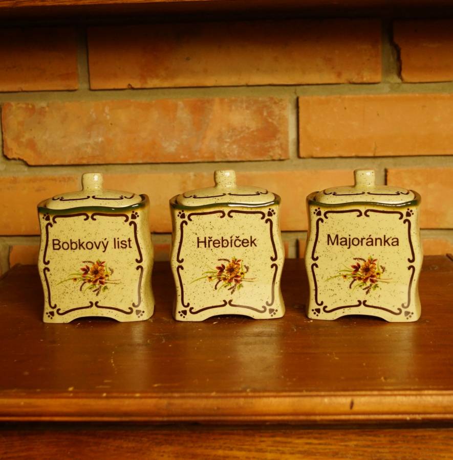 3 keramické kořenky