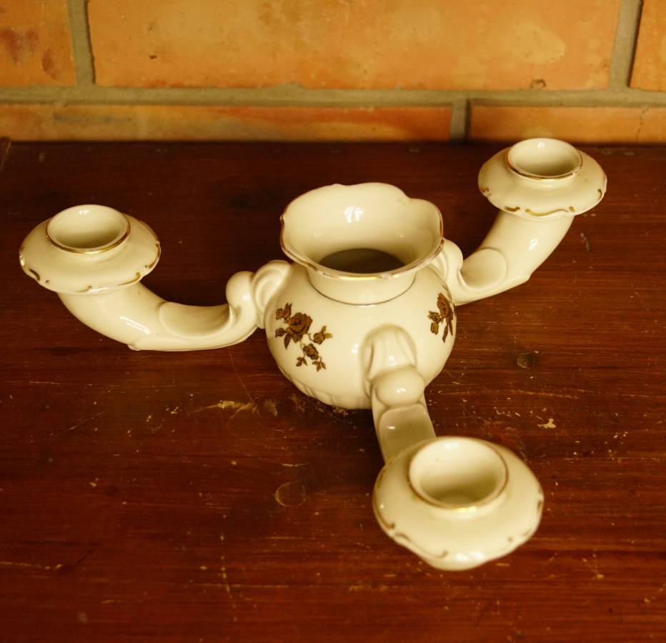 Porcelánový svícen