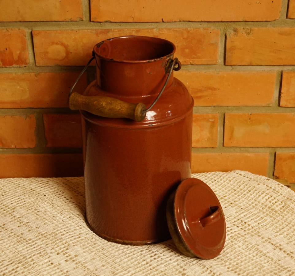 Hnědá smaltovaná bandaska