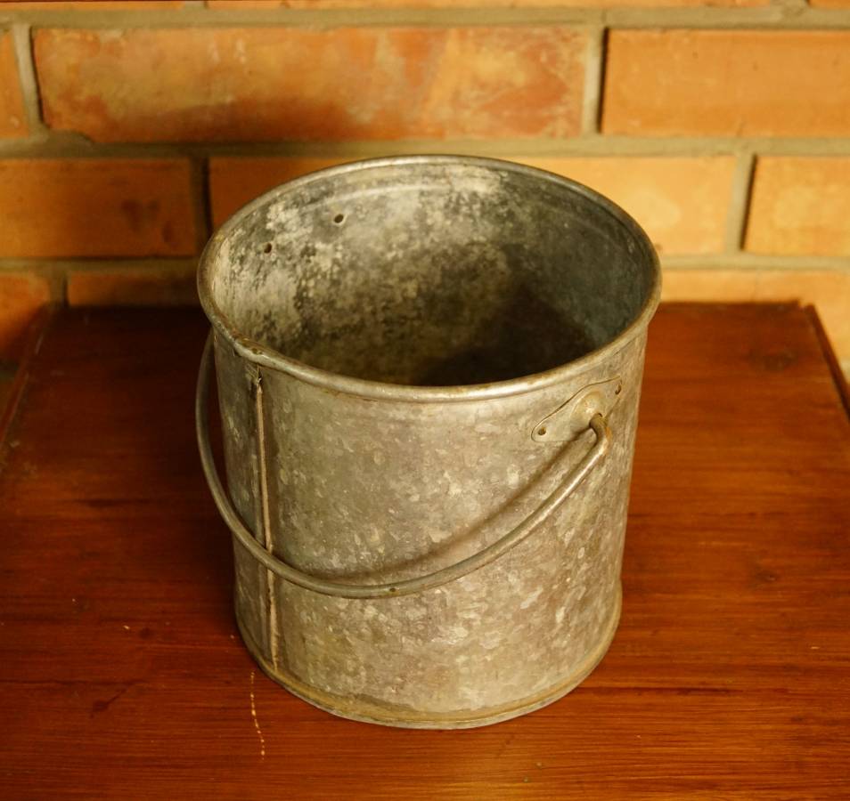 Pozinkovaný kbelík