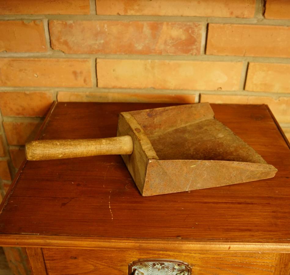 Lopatka dřevo/plech