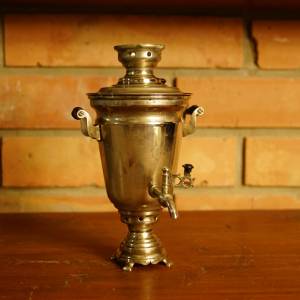 Starý malý samovar