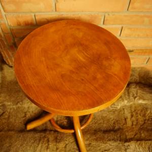 Thonet točící židlička ke klavíru