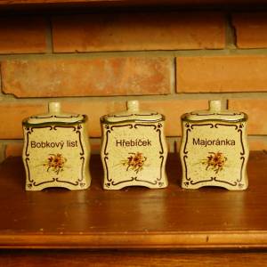 3 keramické kořenky