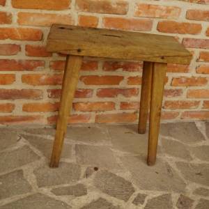 Dubový úzký stolek