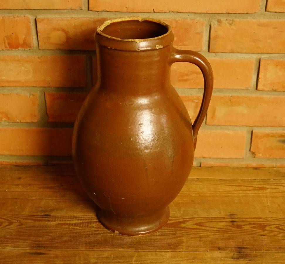 Velký kameninový džbán