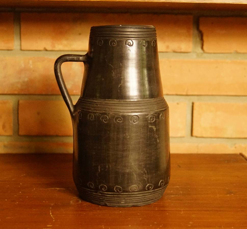 Černý džbán