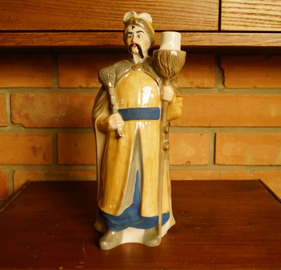 Porcelánová socha turka